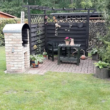 Sonneneck Mit Motorboot Und Kanu * Basedow (Mecklenburg-Vorpommern)