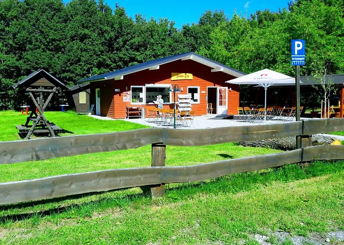 Sonneneck Mit Motorboot Und Kanu Basedow (Mecklenburg-Vorpommern)